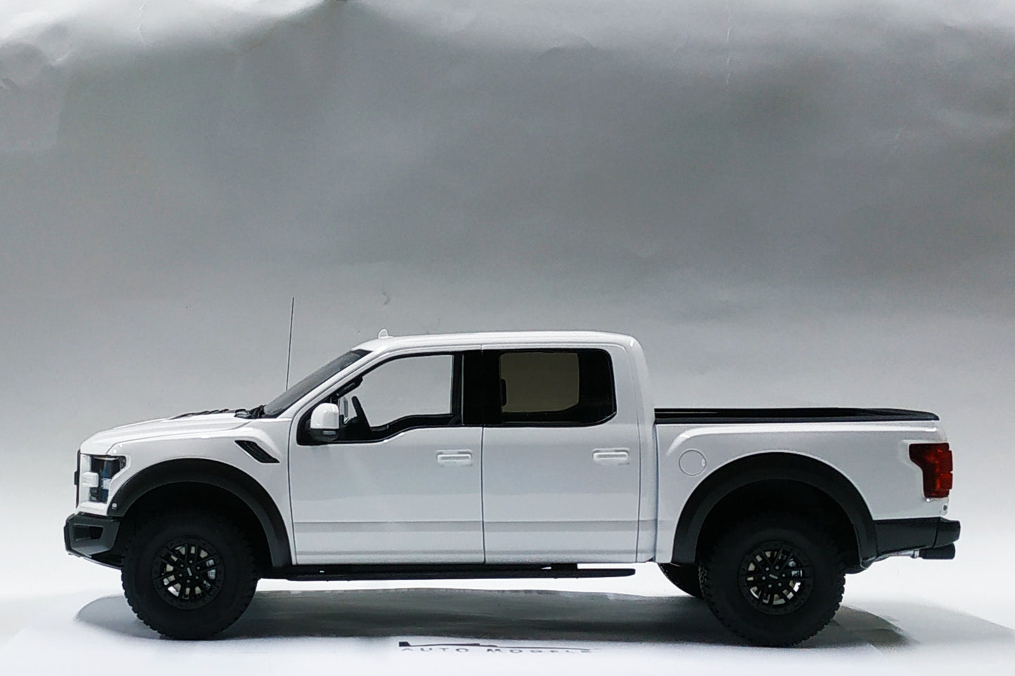 1/18 Auto Art Ford F-150 Raptor Superdrew 2019 Oxford White