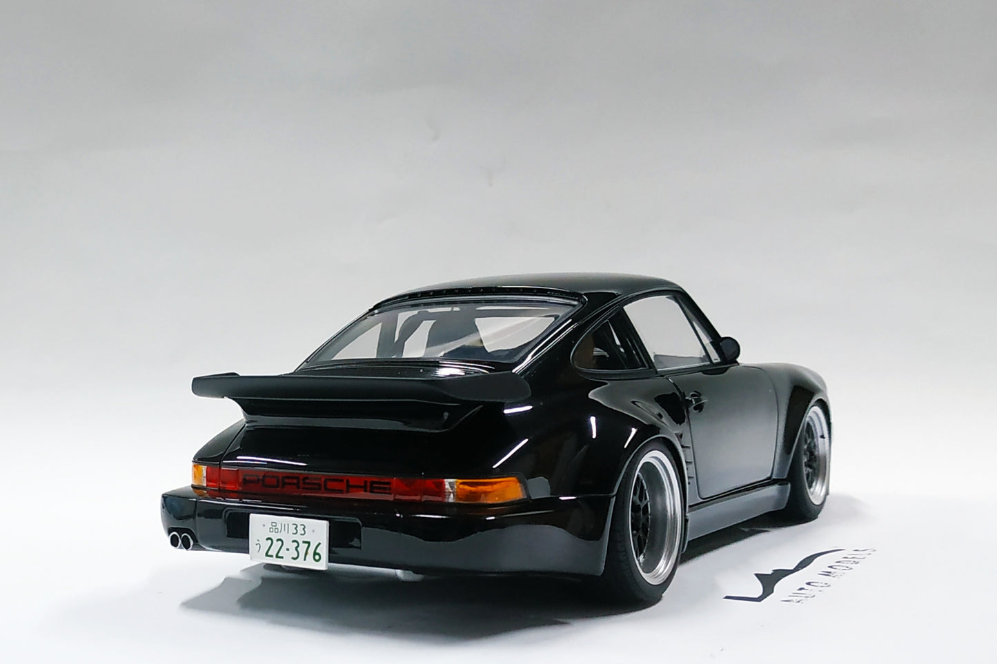 1/18 Auto Art Porsche 911 (930) Turbo Wangan Midnight Blackbird Comic #1 Version
