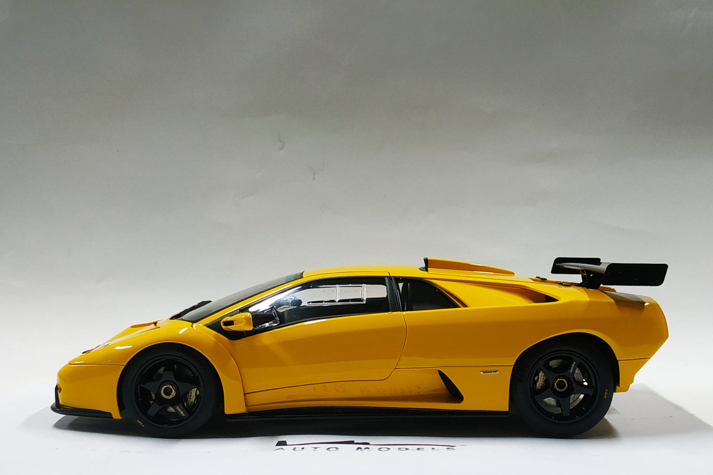 1/18 Auto Art Lamborghini Diablo GT-R Superfly Yellow