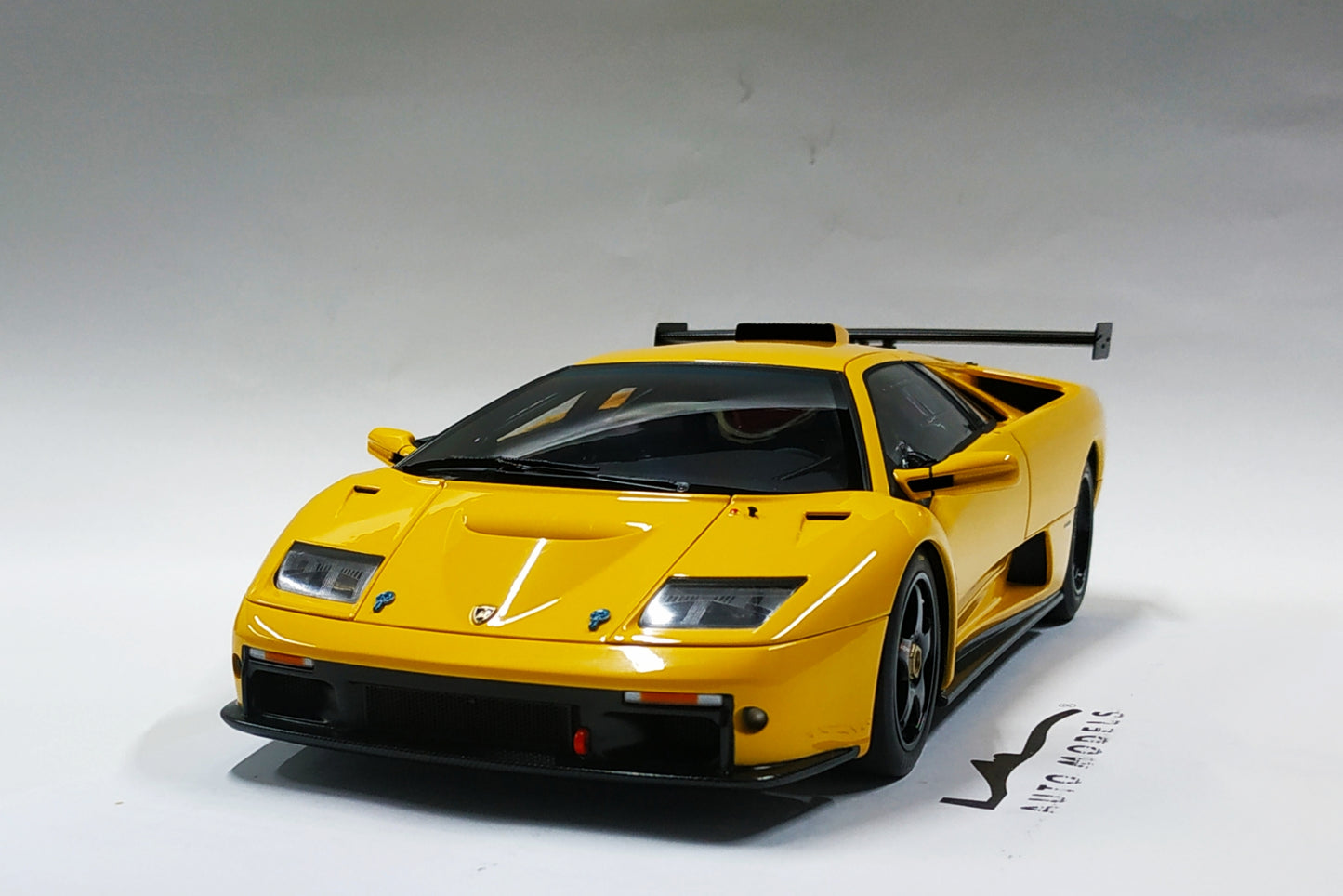 1/18 Auto Art Lamborghini Diablo GT-R Superfly Yellow
