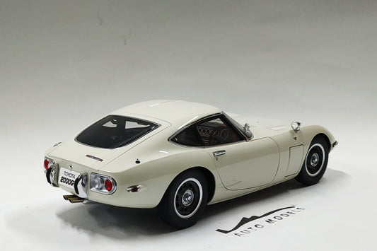 1/18 Auto Art Toyota 2000GT 1967 White