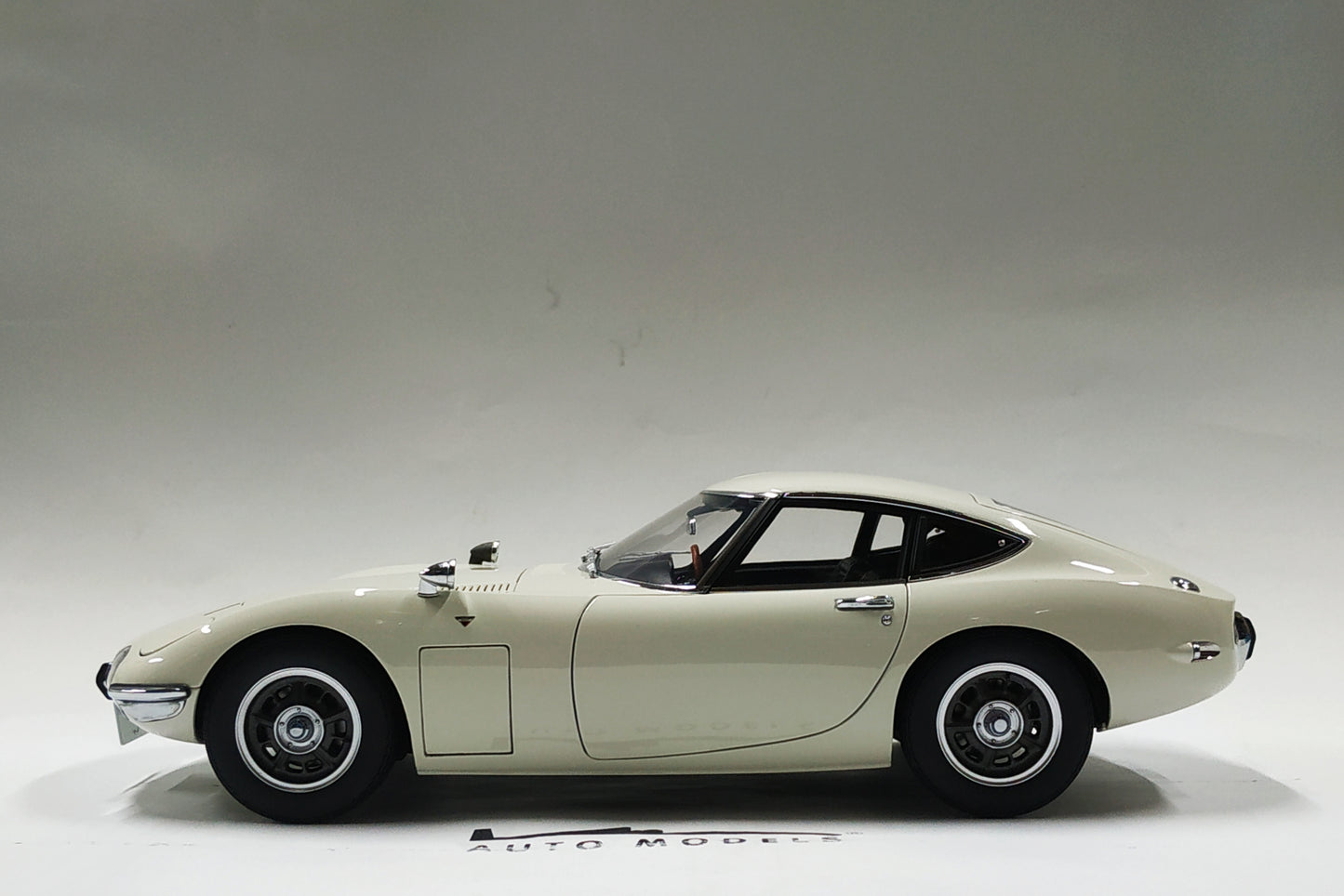 1/18 Auto Art Toyota 2000GT 1967 White