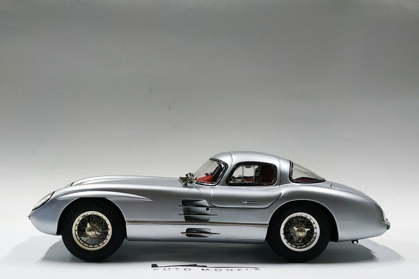 1/18 CMC Mercedes Benz 300 SLR The Uhlenhaut Gullwing Coupe 1955