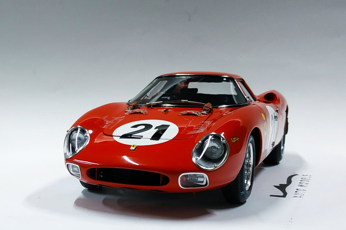 1/18 CMC Ferrari 250 LM Winner Le Mans 1965 #21 Chassis
