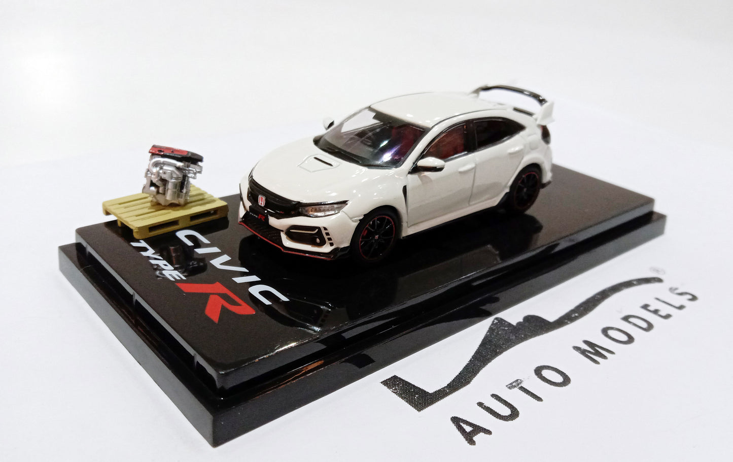 Hobby Japan Honda Civic Type R (FK8) 2020 w/Engine Champion White