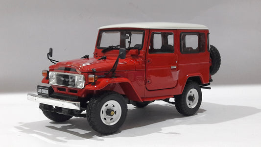 1/18 KYO Toyota Land Cruiser 40 Van Red