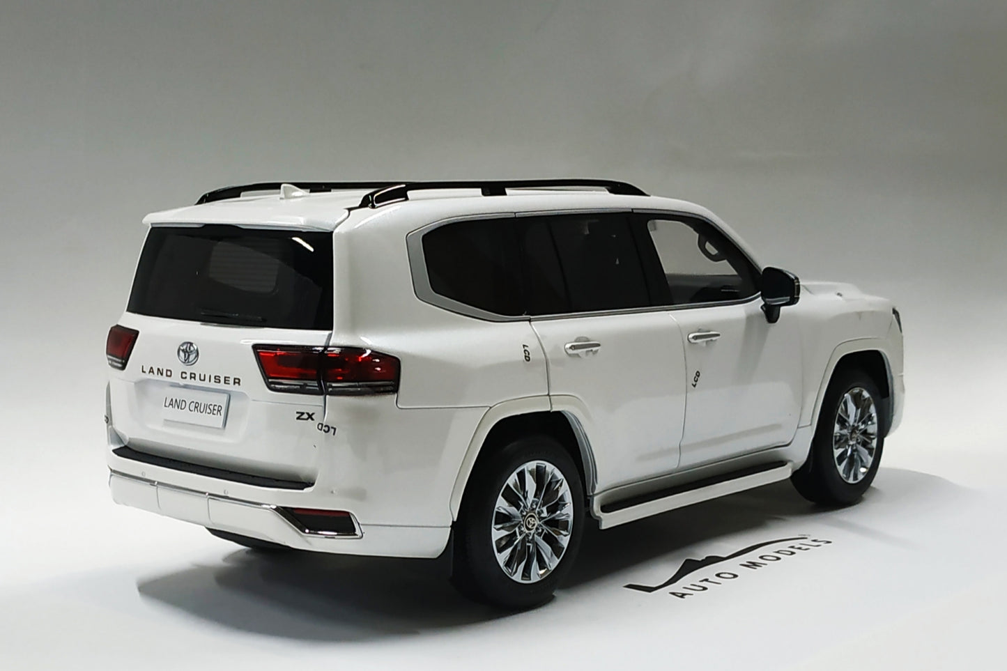 LCD Models Toyota Land Crusier 300-ZX-White