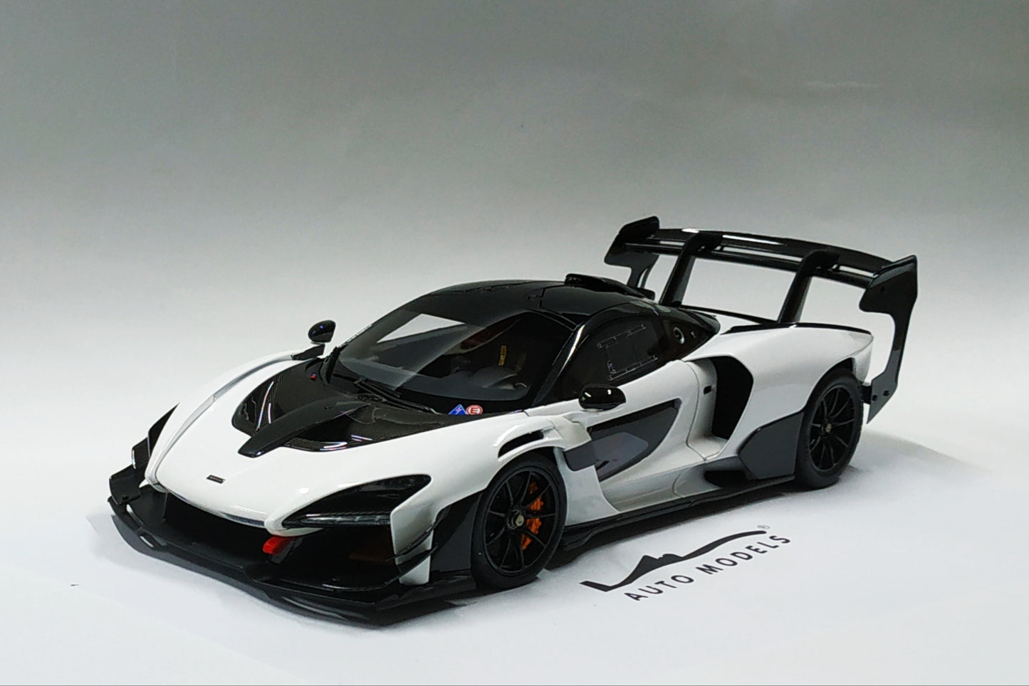 LCD Models Mclaren Senna GTR White
