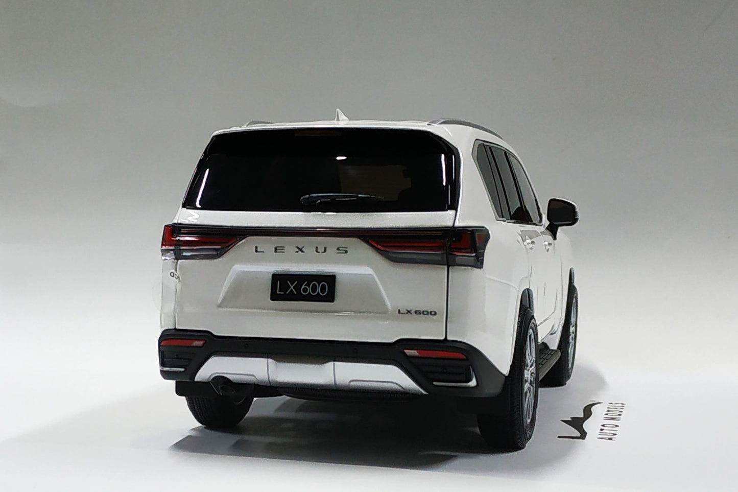 LCD Models Lexus LX600-White