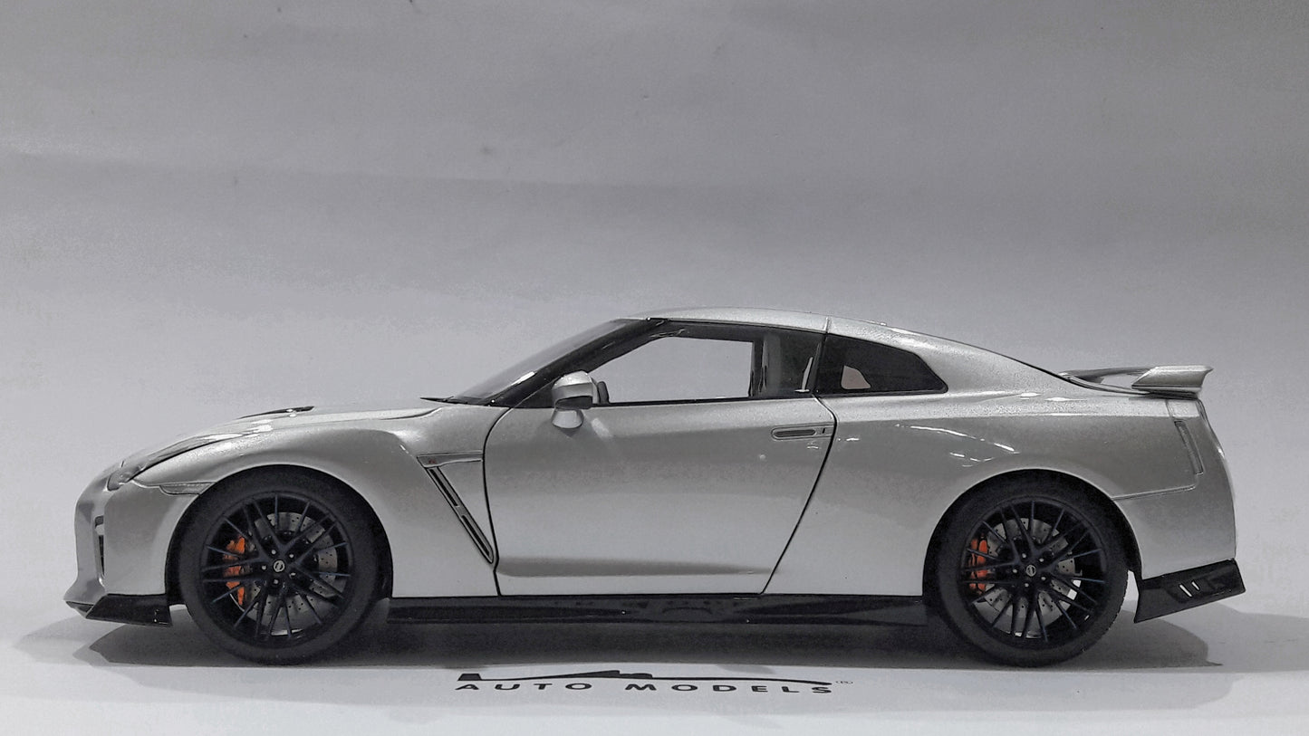 Motorhelix Nissan GTR R35 50th Anniversary Silver