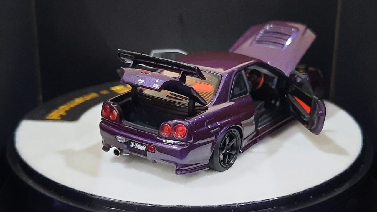 1/64 PGM Nissan R34 Z-Tune Midnight Purple (Luxury Round Stand)