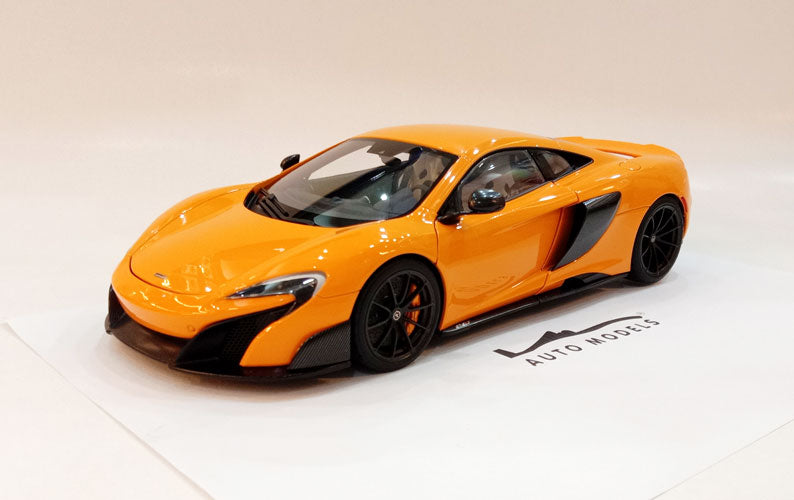 Autoart McLaren 675 LT McLaren Orange