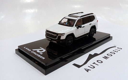 Hobby Japan Toyota Landn Cruiser (JA300W) GR Sport White/Red  Interior