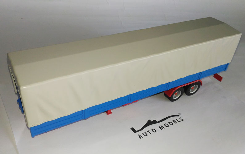 IXO Models Auflieger Flatbed Platform Trailer w/Cover Grey/Blue