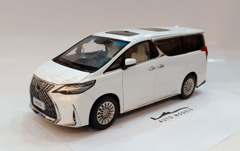 Kyosho Lexus LM300H White Pearl