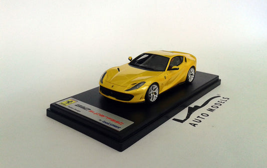 Looksmart Ferrari 812 Superfast Giallo Tristrato