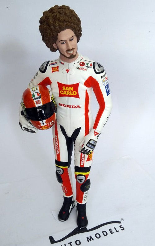 Minichamps Figure Marco Simoncelli GP2011 Posing White Orange
