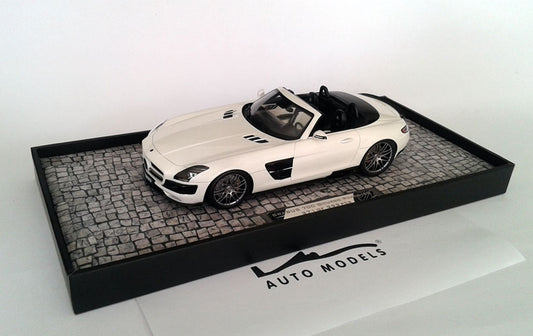 Minichamps Brabus SLS AMG Roadster 2012 Pearl White