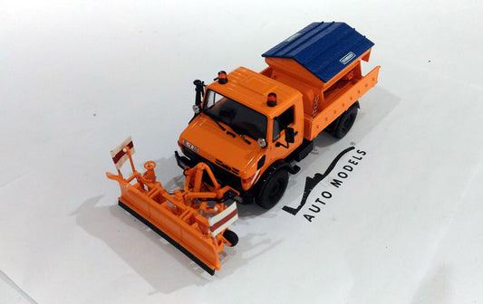 Minichamps Mercedes Benz Unimog 1300L Schneepflug Orange