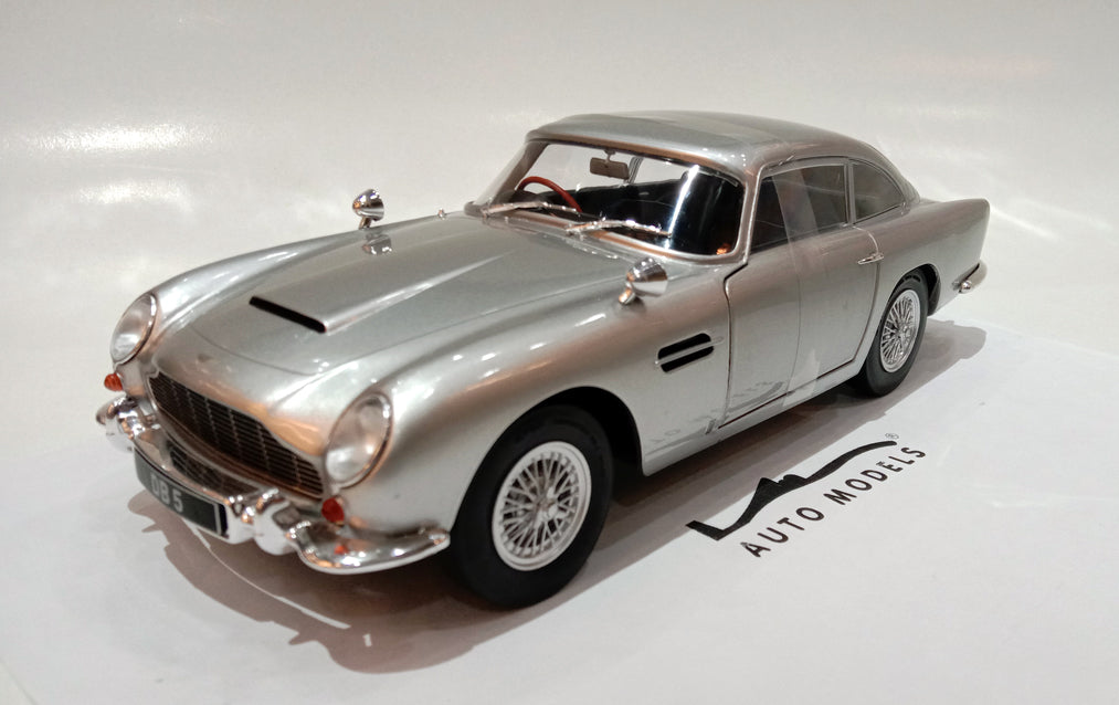 Solido Aston Martin DB5 Silver Birch 1964